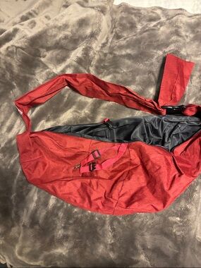 Red Sling pup carrier Shoulder Bag with Adjustable Strap fits up to 20 lbs new